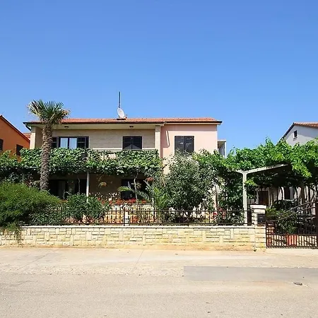 Vesna Apartament *